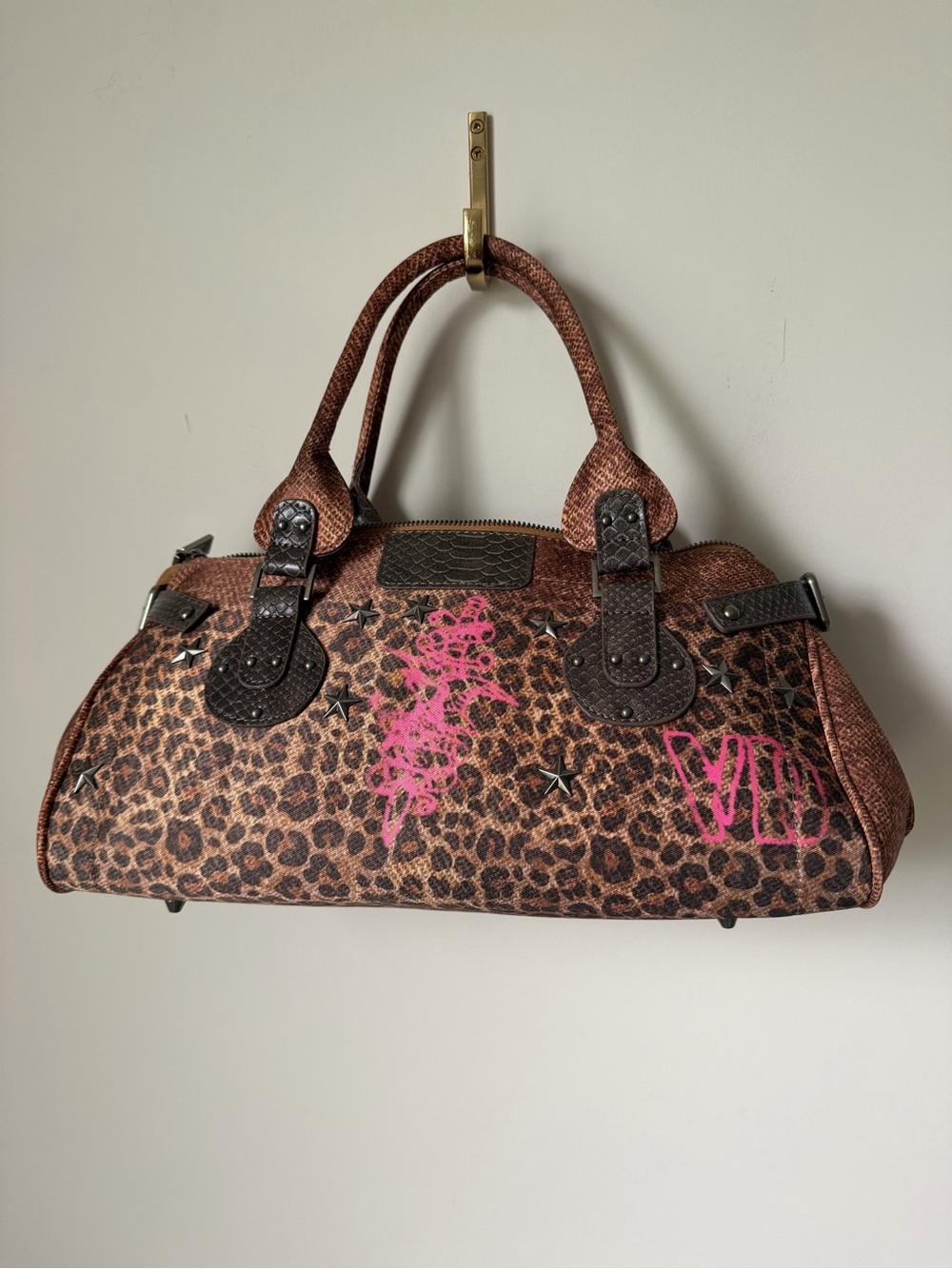 Von Dutch Leopard Print Satchel bag with Pink rhinestone logo stud detail - Picture 9 of 9